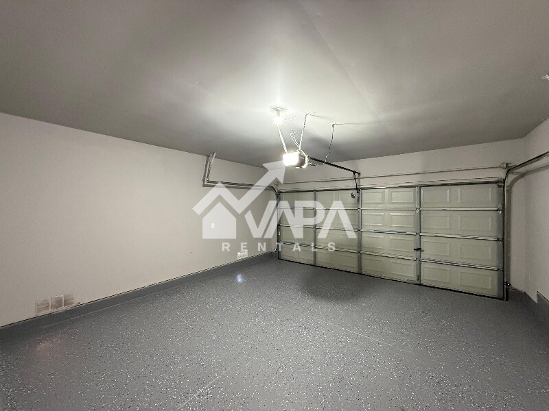 Building Photo - 6547 Estes Flats