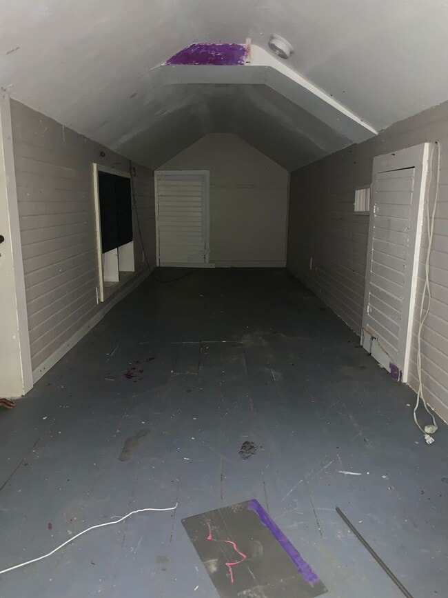 Building Photo - 233 E Jordan St