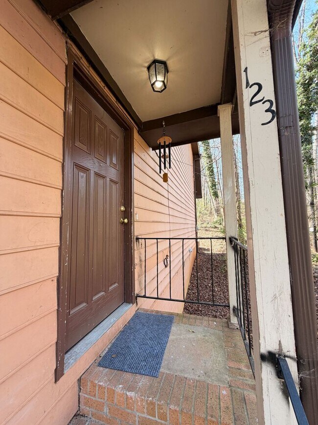 Building Photo - 3 Bedroom 2.5 Bath Townhome in East Athens - Close to UGA Vet School