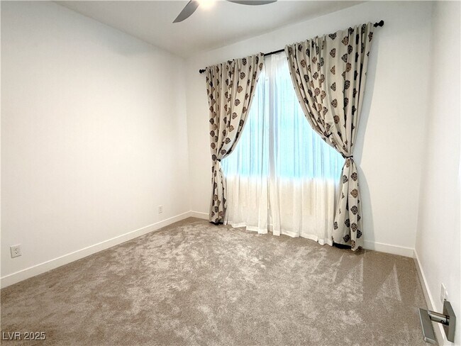 Building Photo - 724 Omaggio Pl