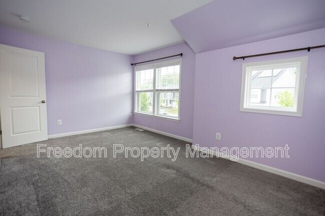 Building Photo - 2425 Morgans Point Dr