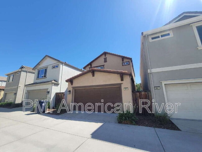 Building Photo - 3805 Amelia Rose Way