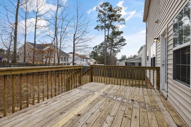 Building Photo - 303 Whitney Ln