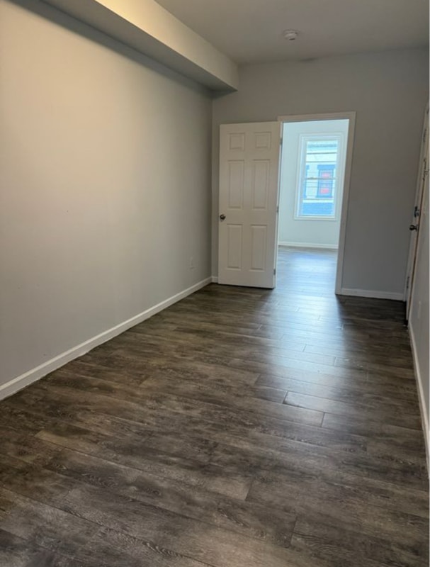 Building Photo - 148 3rd St