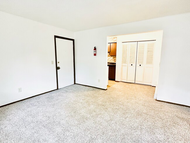 Building Photo - 722 Buchanan Ave