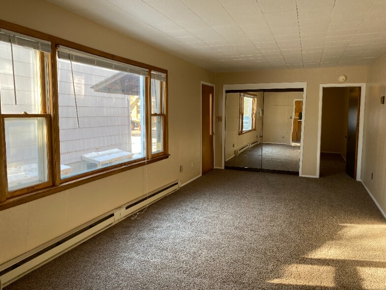 Building Photo - 217 Central Ave S