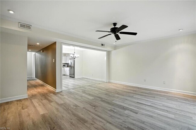 Building Photo - 590 Tenbee Ln