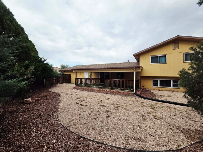 Building Photo - 250 Dolomite Dr