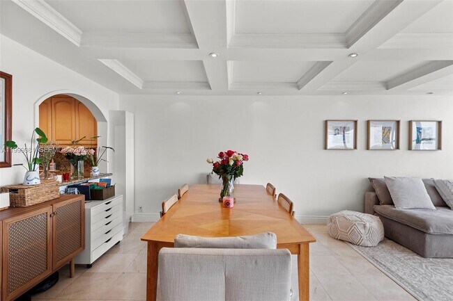 Building Photo - 1915 Brickell Ave