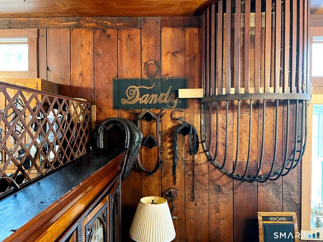 Building Photo - 32 West Ave