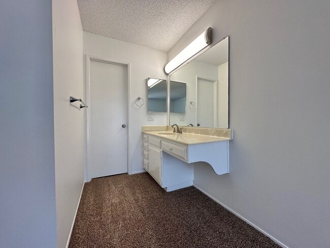 Building Photo - Upgraded 2 Bedroom Condo in San Carlos!!  Water/Sewer/Trash Included!!