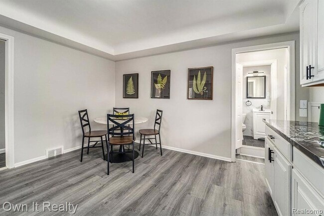 Building Photo - 5972 McMillan St