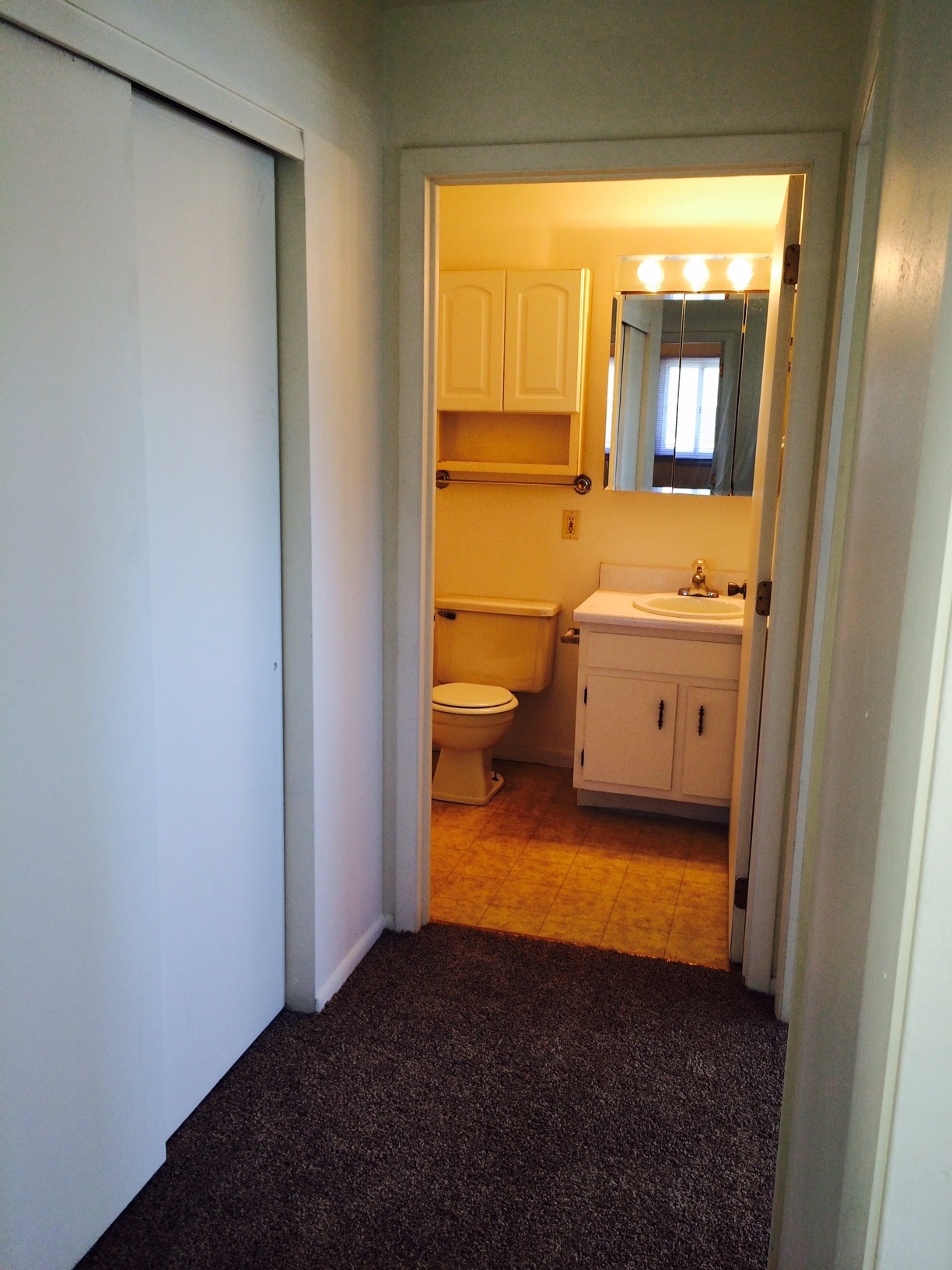 Building Photo - 106 N Holmen Dr