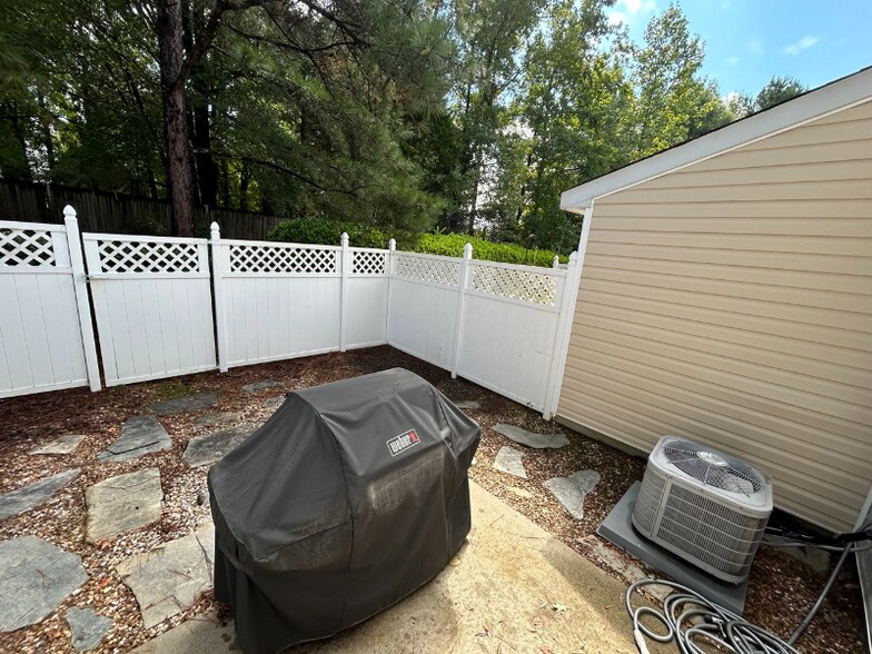 Building Photo - 169 Marquis Ct