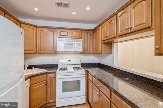 Building Photo - 101 Quince Ct