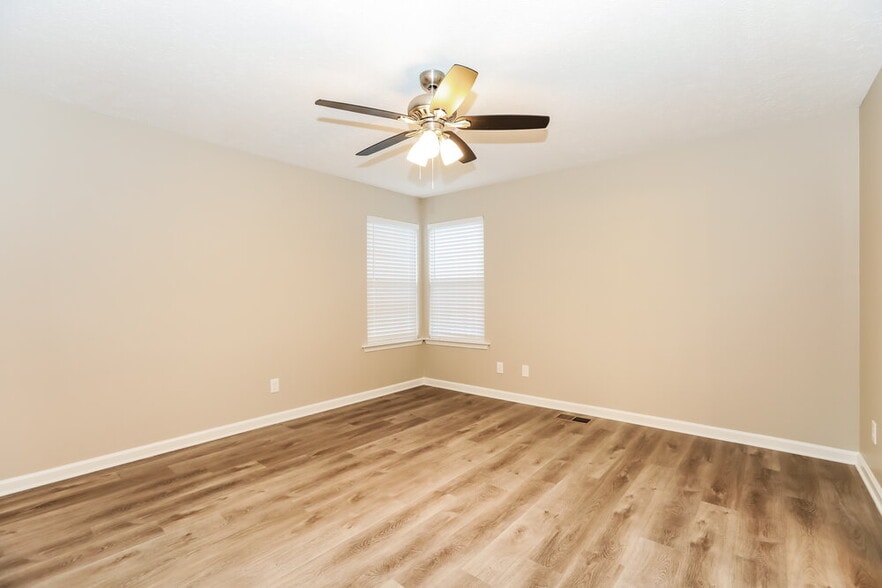 Building Photo - 510 Pointe Clear Dr