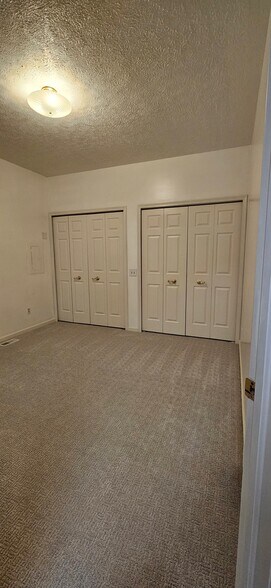 Building Photo - 834 Lauri Jo Ln SW