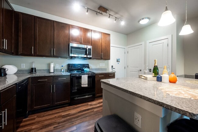 Building Photo - 7630 Solana Dr