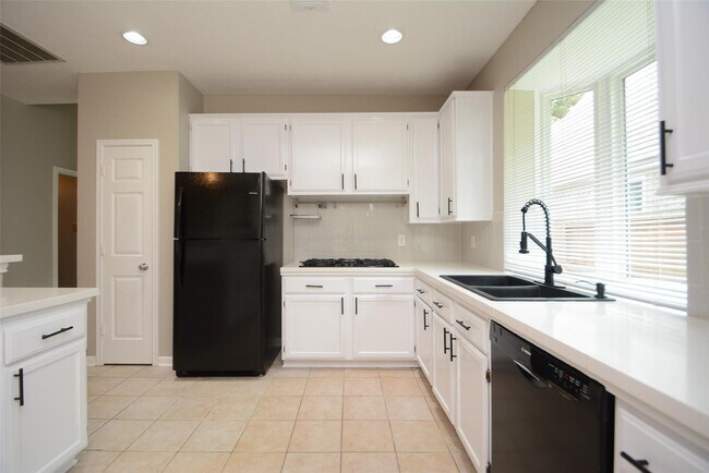 Building Photo - 5327 Willow Knoll Ct