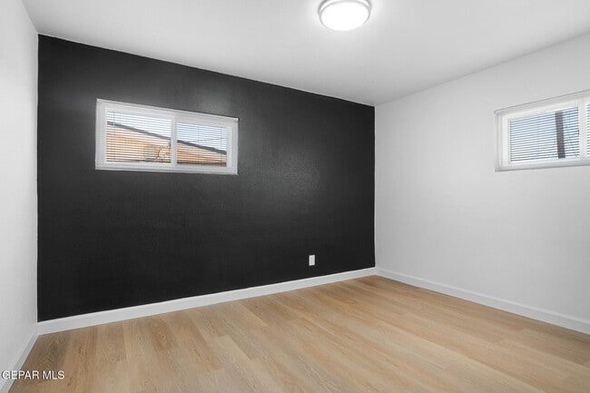 Building Photo - 204 Balboa Rd