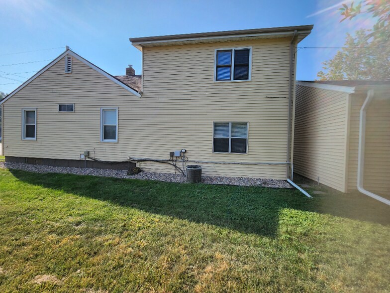Building Photo - 1001 N Kiwanis Ave