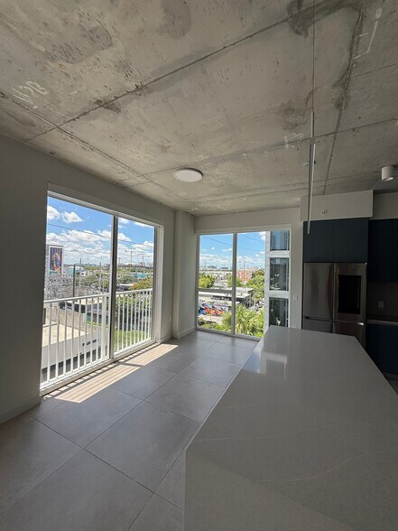 Building Photo - 113 NW 24th St