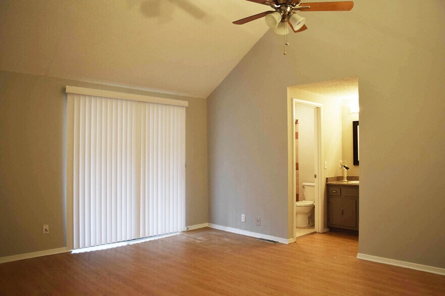 Building Photo - 951 Bresslyn Rd