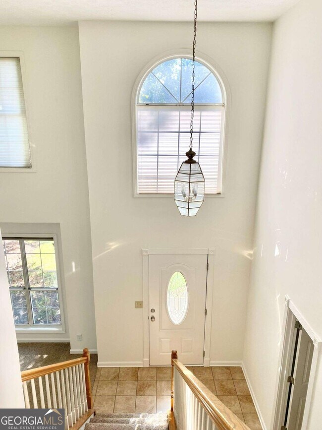 Building Photo - 640 Suwanee Lakes Cir NW