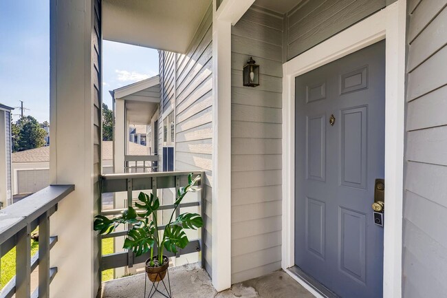 Primary Photo - Cozy 2BED/2BATH Condo AVAILABLE April 4!