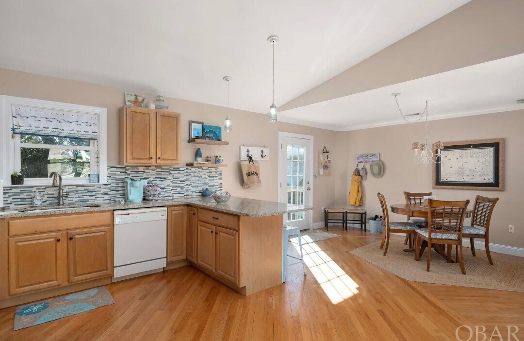 Building Photo - 305 Colington Dr