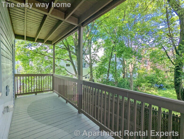 Building Photo - 8 Lowell Cir