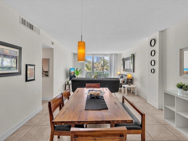 Building Photo - 3901 S Ocean Dr