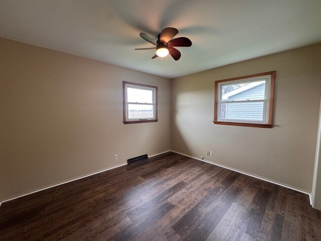 Building Photo - 757 Watson Dr