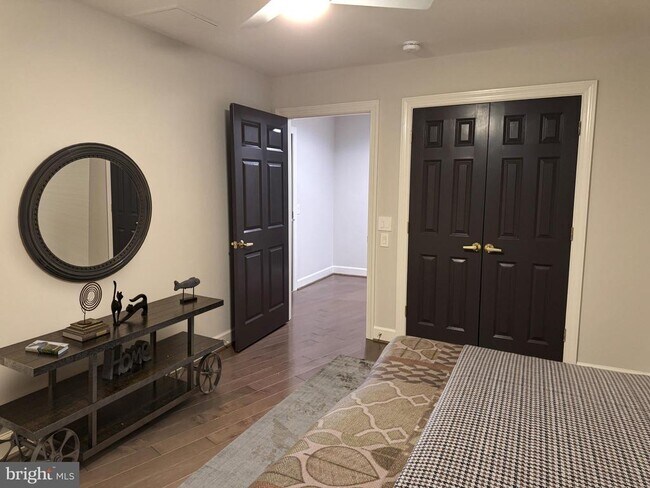 Building Photo - 413 Stuart Cir