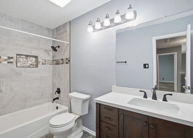 Building Photo - "Charming 3-Bed in Schertz with Spacious 2246 Sq Ft Layout!"