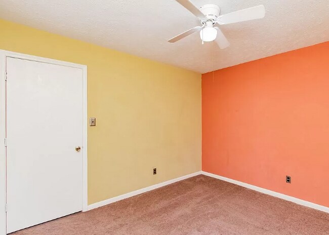 Building Photo - 6414 Hollyhock Ct