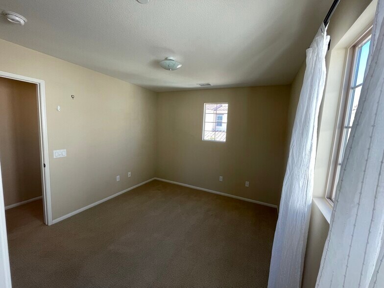 Building Photo - 11509 Amalfi Way