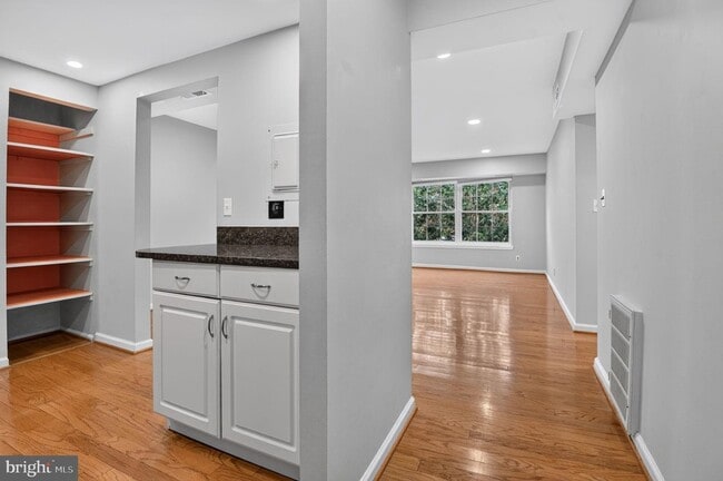Building Photo - 7621 Tremayne Pl
