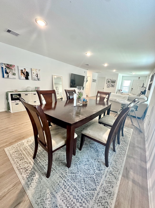 dining area - 18918 Sorento Bay Ln