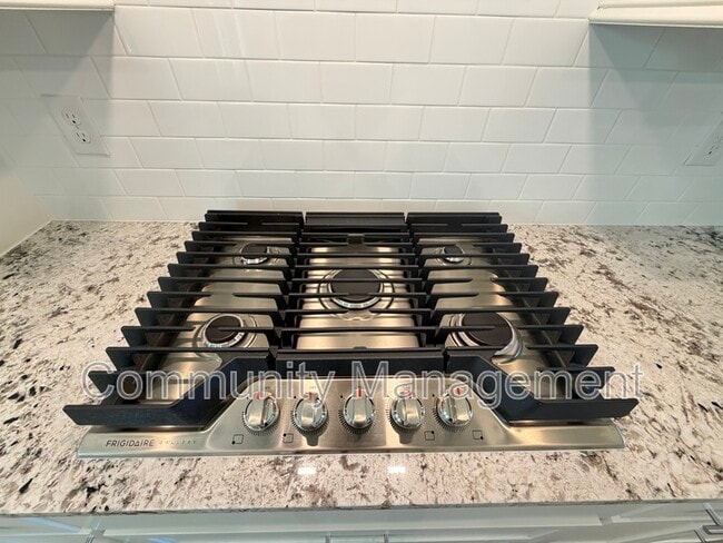 Building Photo - 3696 Waterbury Ave