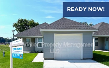 Building Photo - 2500 E Tyler Ave