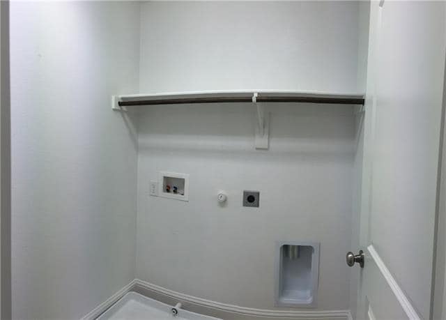 Building Photo - 2565 Jackson Dr