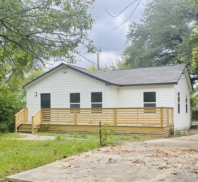 Building Photo - 9434 Rhode Island St