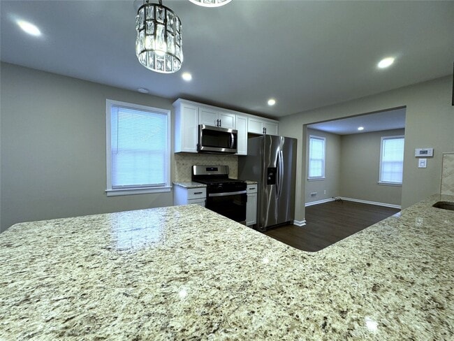 Building Photo - 608 Winston Dr