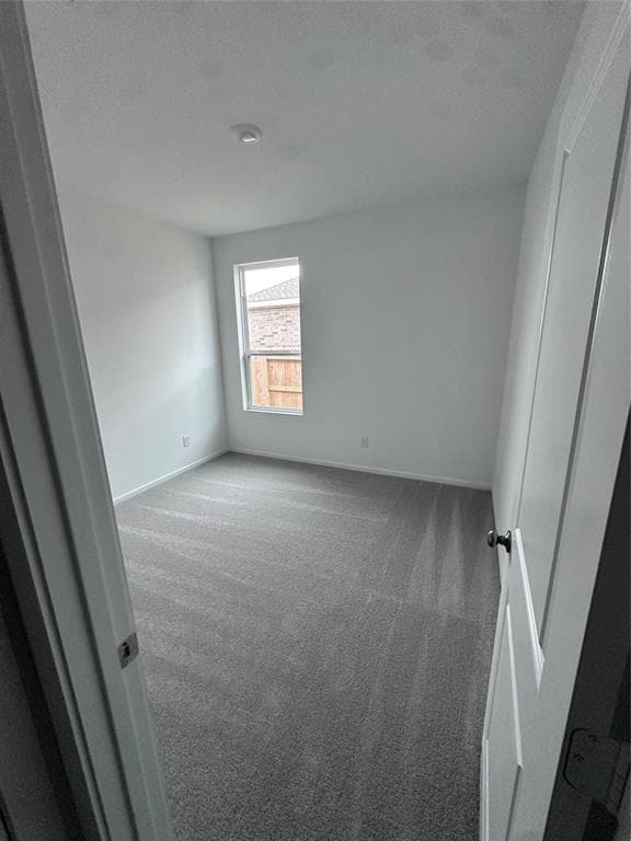 Building Photo - 810 Heaven Dr