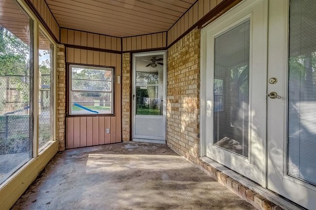 Building Photo - 15206 TX-36