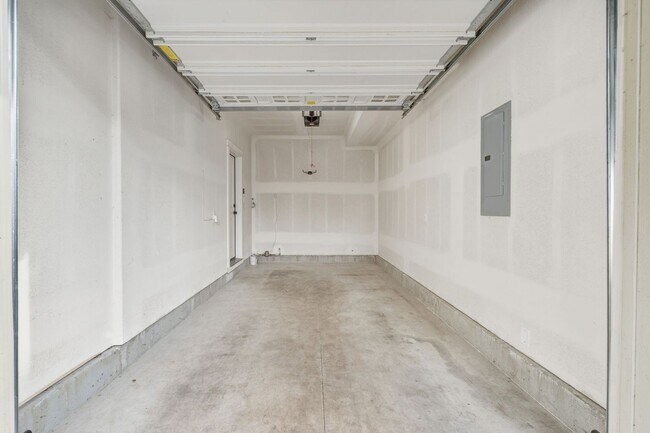 Building Photo - 1512 SE 117th Ave