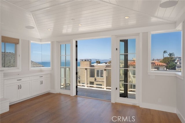 Building Photo - 328 28th St