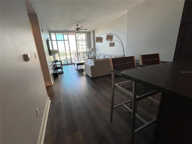 Building Photo - 1120 E Kennedy Blvd