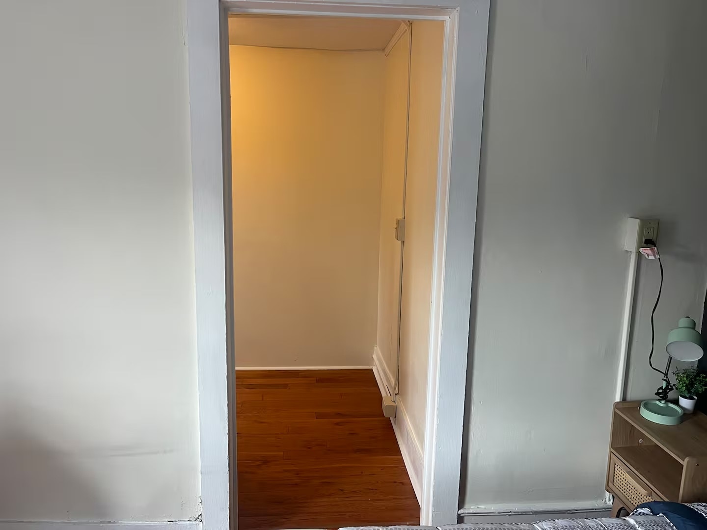 Building Photo - 308 Pleasant St